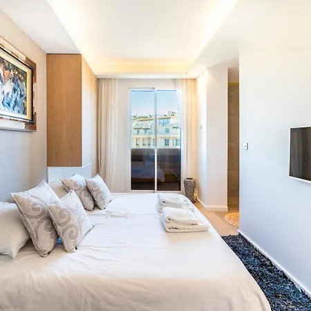 Somptuous 3 Bedroom With Sea-view On The Croisette *