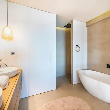Somptuous 3 Bedroom With Sea-view On The Croisette