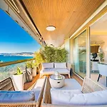 Somptuous 3 Bedroom With Sea-view On The Croisette Apartment Cannes