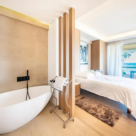 Somptuous 3 Bedroom With Sea-view On The Croisette Appartement Cannes